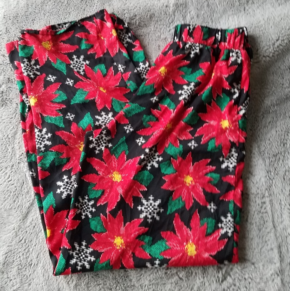 Xhilaration Pointsetta Holiday Print Pants